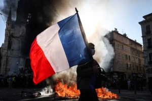 Students sweep the streets in France over high living costs, school conditions